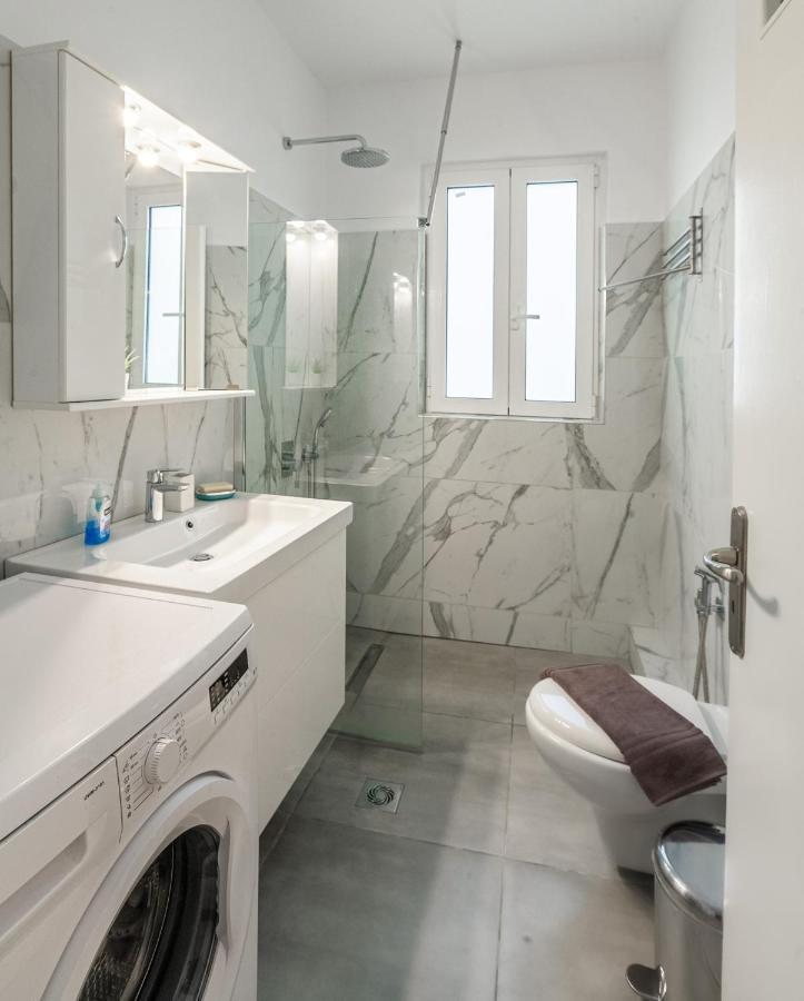 Psiri Gem From In Vivo Apartments- Spacious 1St Floor Apartment With Balcony In Athens' Historic Center מראה חיצוני תמונה