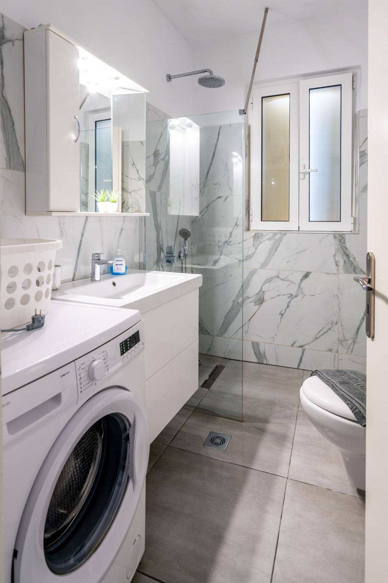 Psiri Gem From In Vivo Apartments- Spacious 1St Floor Apartment With Balcony In Athens' Historic Center מראה חיצוני תמונה